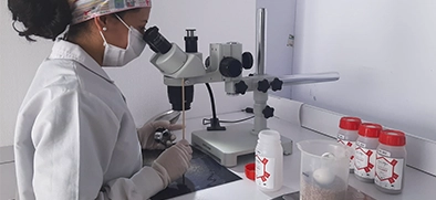Imagen de personal ACAMIP realizando investigaciones avanzadas